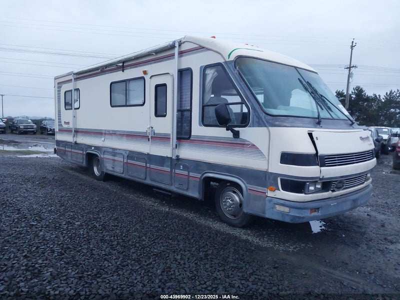 1992 Chevrolet P30   White vin: 1GBKP37N3N3312072
