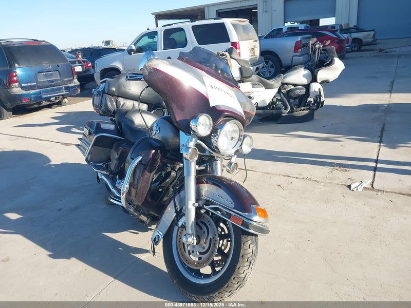 2007 Harley-davidson Flhtcui   Burgundy vin: 1HD1FC4197Y718650