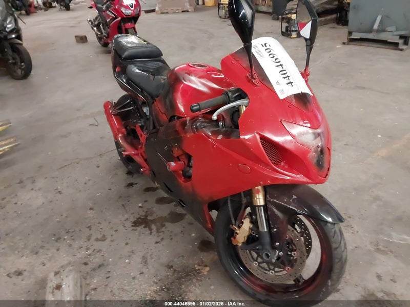 2004 Suzuki Gsx-r600 K Красный vin: JS1GN7CA742104180