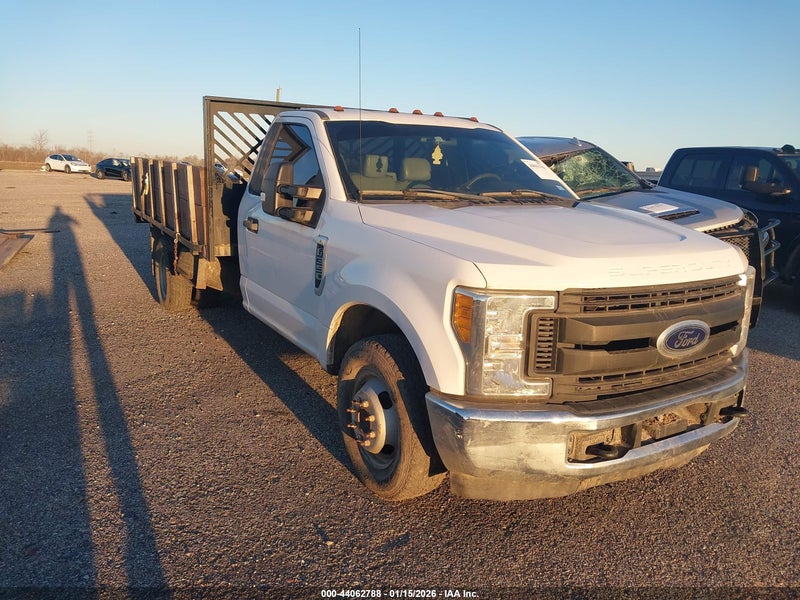 2017 Ford F-350 Chassis Xl White vin: 1FDRF3G66HEB80922