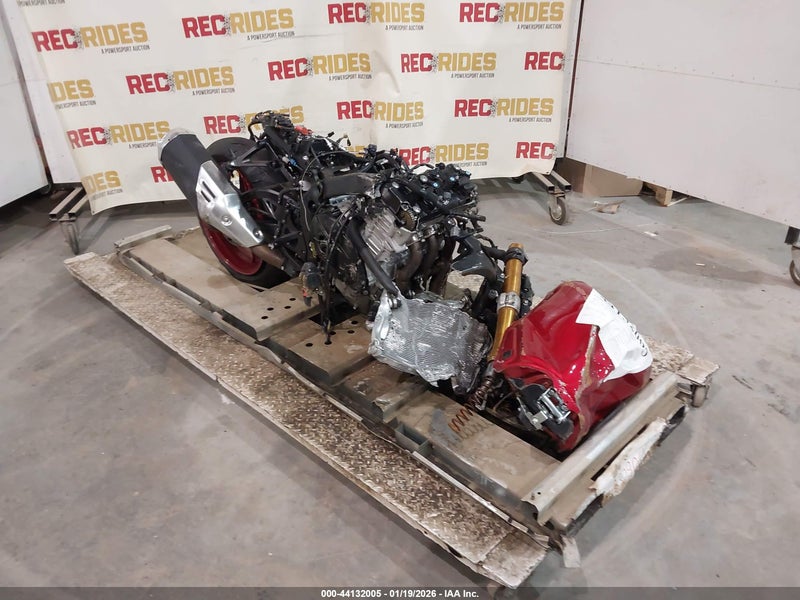 2025 Suzuki Gsx-r1000 R Красный vin: JS1DM11H5S7100678