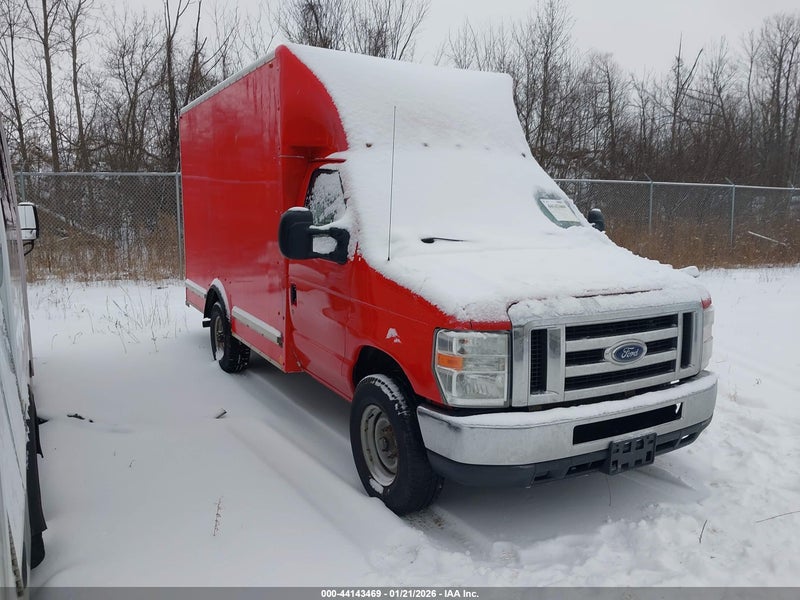 2015 Ford E-350 Cutaway   Red vin: 1FDWE3FL0FDA19465