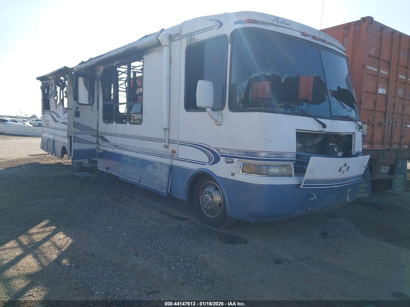2000 Ford F550 Super Duty Stripped Chass White vin: 3FCNF53S5YJA08877