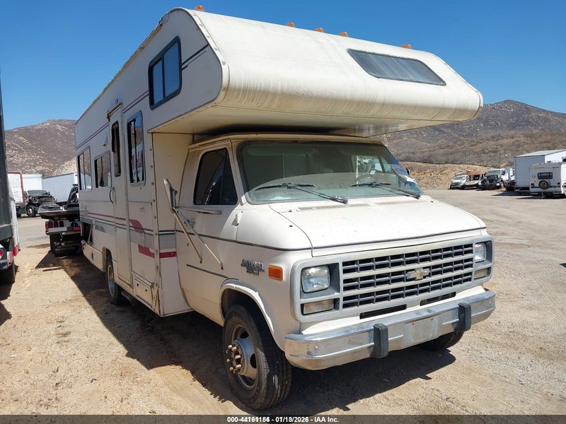 1996 Chevrolet G30   Бежевый vin: 1GBJG31K9TF109497