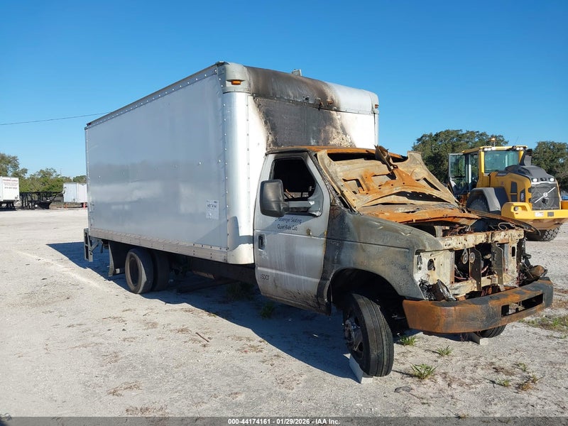 2015 Ford E-350 Cutaway   White vin: 1FDWE3FL7FDA04770