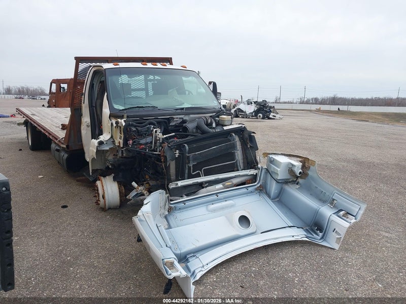 2005 Gmc C5500   White vin: 1GDG5C1E95F905333