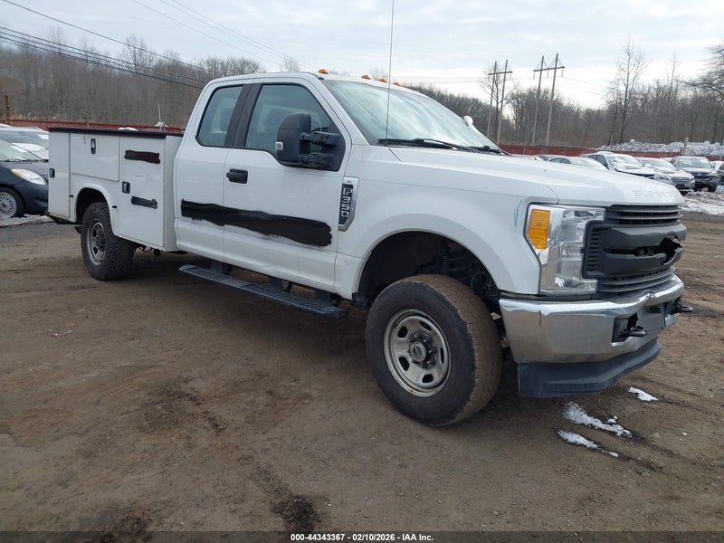 2017 Ford F-350 Chassis Xl White vin: 1FD8X3F68HEF50987
