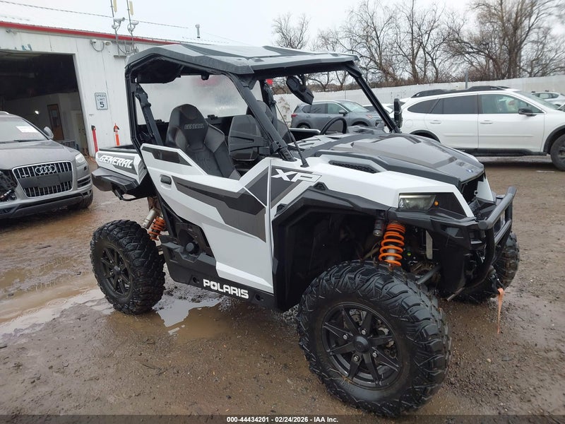 2022 Polaris General Xp 1000 Deluxe Ride Command White vin: 3NSGXJ994NH407252