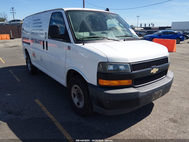 2018 Chevrolet Express 3500 Work Van White vin: 1GCZGGFP2J1162353