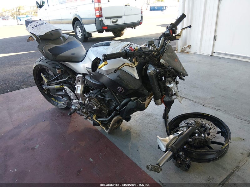 2017 Yamaha Fz07   Black vin: JYARM06E5HA011866