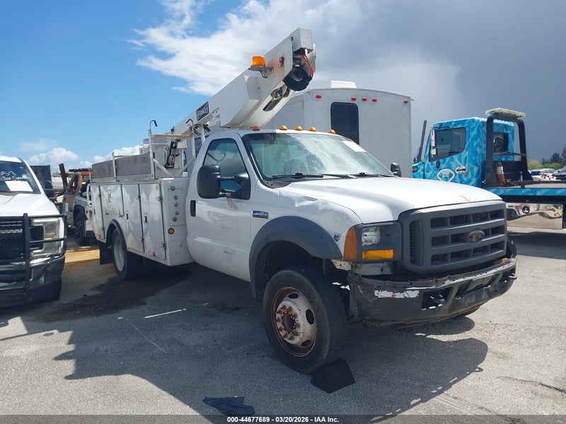 2005 Ford F-450 Xl/xlt White vin: 1FDXF46Y45EC55905