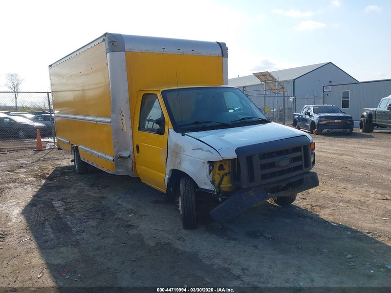 2015 Ford E-350 Cutaway   Yellow vin: 1FDWE3FS9FDA32464