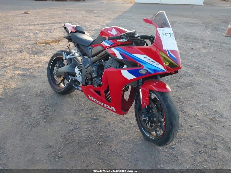2024 Honda Cbr650 R Красный vin: MLHRH1552R5000296