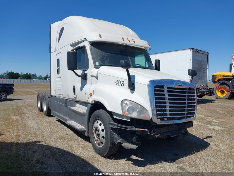 2016 Freightliner Cascadia 125   White vin: 3AKJGLD50GSGV2195
