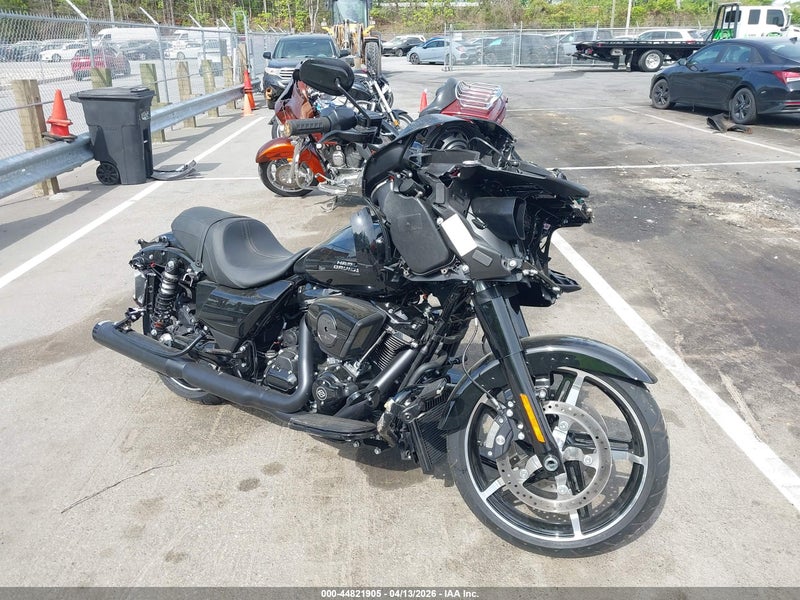 2026 Harley-davidson Fltrx   Black vin: 1HD1KH710TB607776
