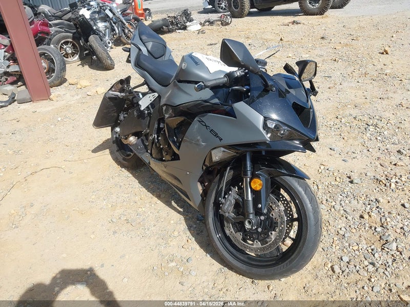 2025 Kawasaki Zx636 K Gray vin: JKBZXJK14SA007311
