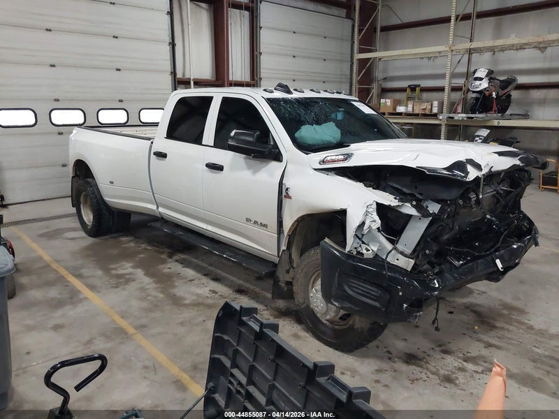 2021 Ram 3500 Tradesman  4x4 8' Box White vin: 3C63RRGL5MG550228