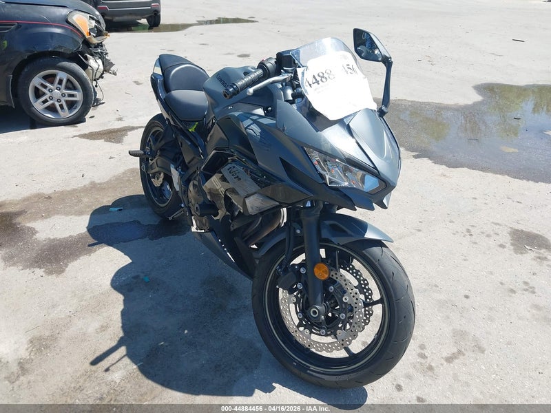 2024 Kawasaki Ex650 R Gray vin: ML5EXER19RDAD5340