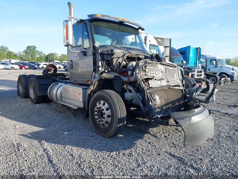 2017 International Prostar+   Серый vin: 3HCDJAPRXHL752637