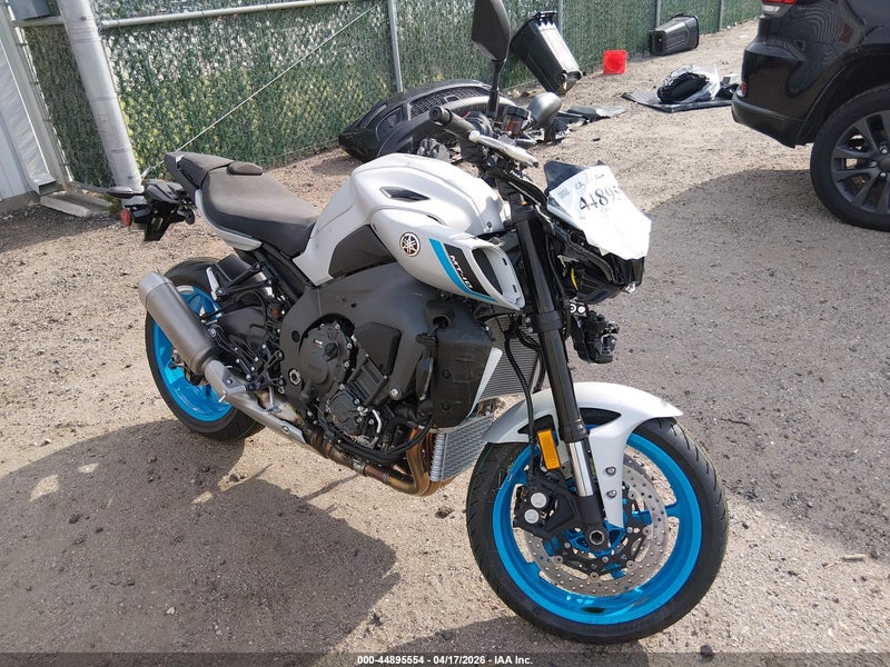2026 Yamaha Mtn1000   Silver vin: JYARN79E2TA002603