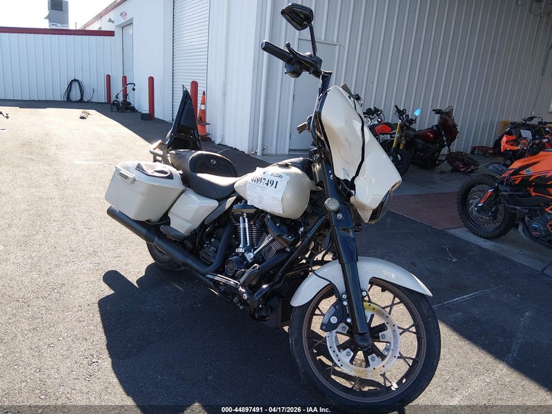 2023 Harley-davidson Flhxst   Кремовый vin: 1HD1ABL12PB675461
