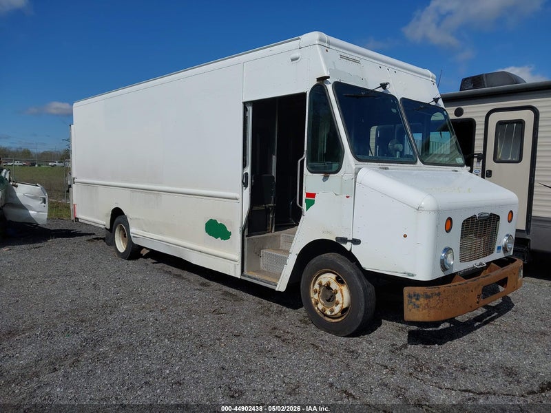 2010 Freightliner Chassis M Line Walk-in Van vin: 4UZAAPDUXACAS1671