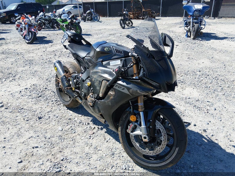 2025 Yamaha Yzf1000   Black vin: JYARNA7E7SA000862