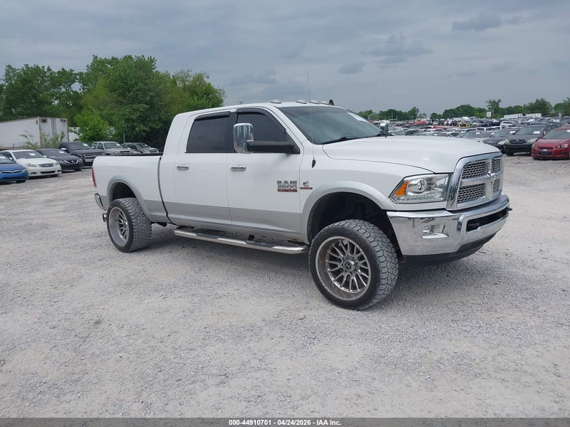 2018 Ram 3500 Laramie  4x4 6'4 Box Белый vin: 3C63R3ML8JG429612