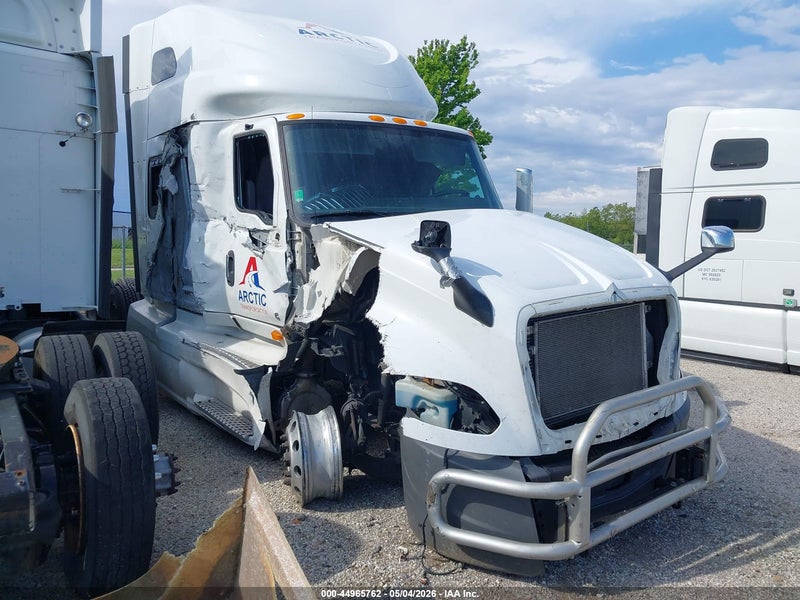 2019 International Lt   White vin: 3HSDZAPR4KN112660