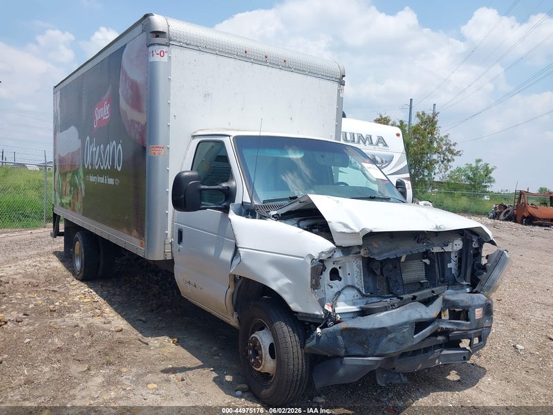 2019 Ford E-450 Cutaway   White vin: 1FDXE4FSXKDC50112