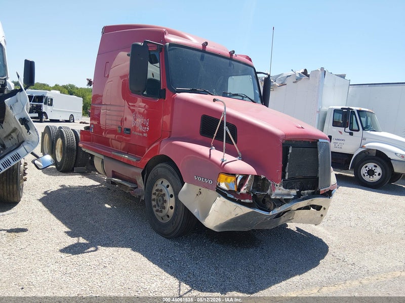 1998 Volvo Vn   Red vin: 4VG7DEPGXWN745067