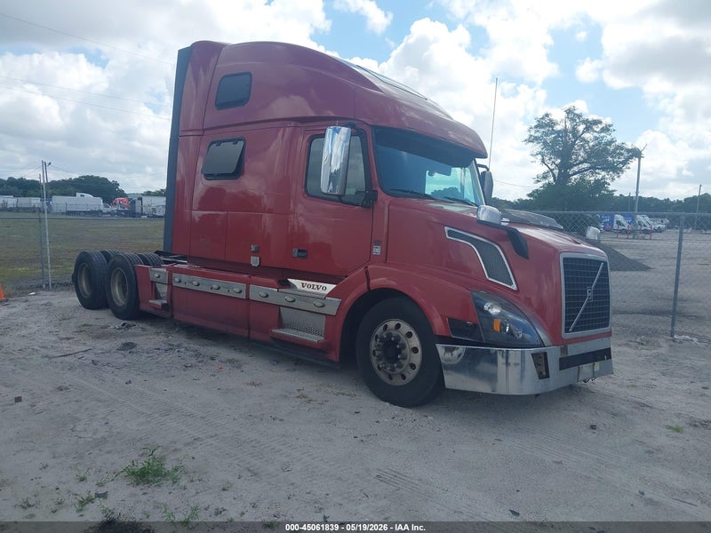 2017 Volvo Vnl   Red vin: 4V4NC9EJ8HN967865