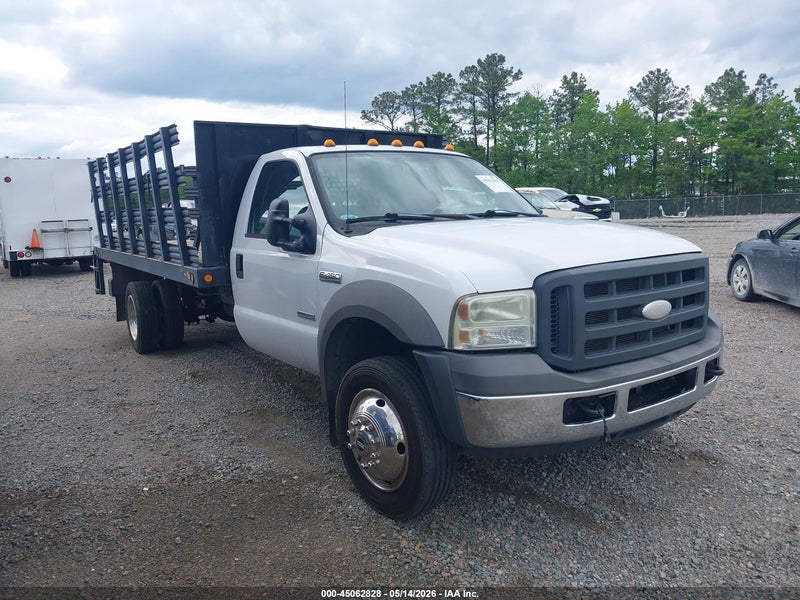 2005 Ford F-450 Xl/xlt White vin: 1FDXF46P95EB87821