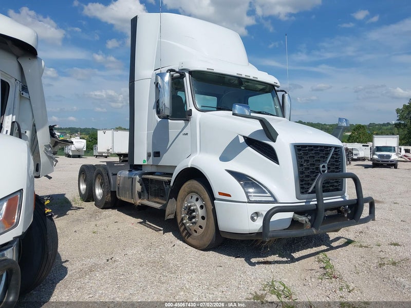 2022 Volvo Vnr   Белый vin: 4V4WC9EH0NN602612