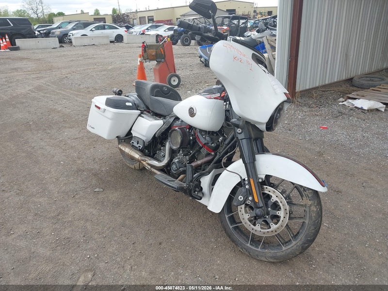 2021 Harley-davidson Flhxse   White vin: 1HD1PXL18MB951410