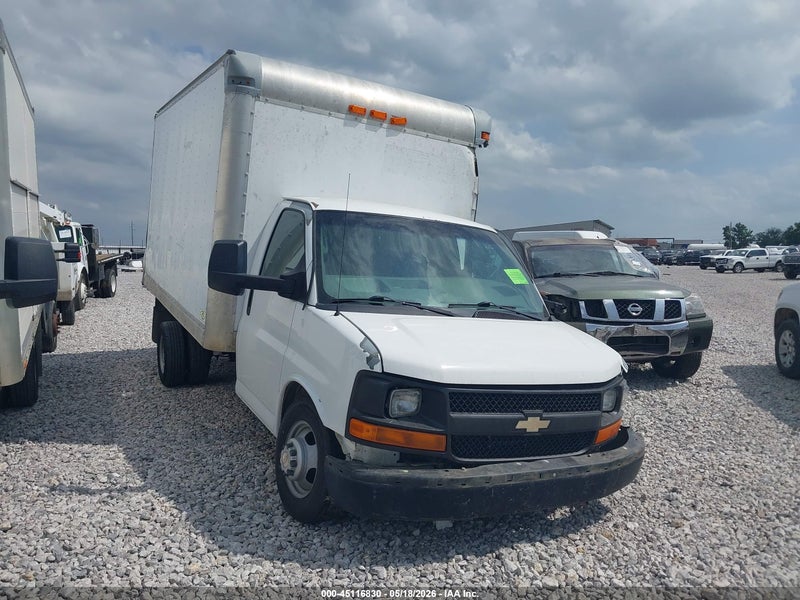2011 Chevrolet Express Cutaway Work Van White vin: 1GB3G3BG8B1115838