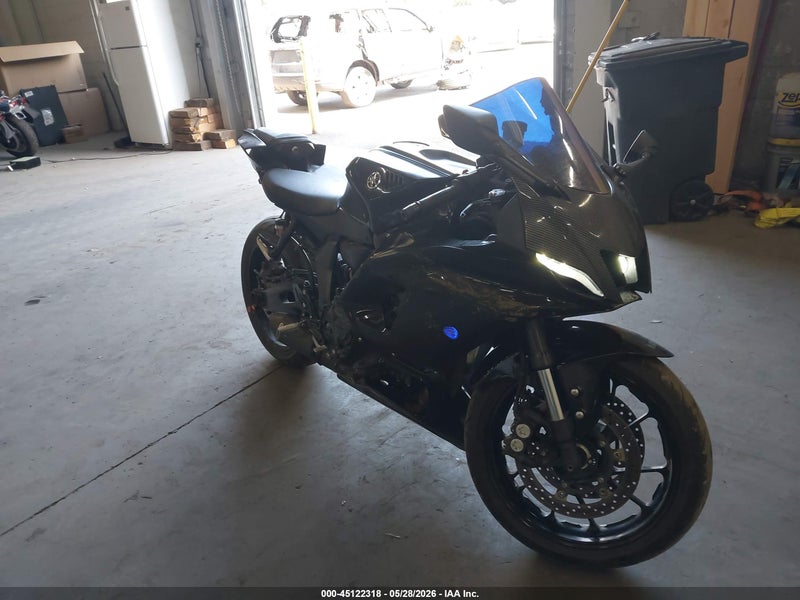 2022 Yamaha Yzfr7   Black vin: JYARM38E8NA001147