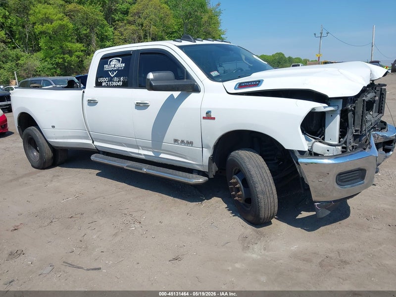 2019 Ram 3500 Big Horn  4x4 8' Box White vin: 3C63RRHL2KG681385