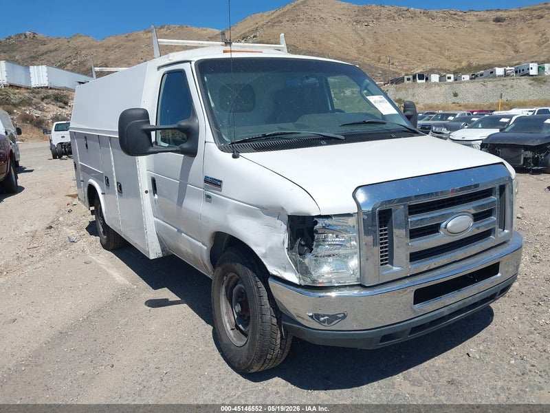 2015 Ford E-350 Cutaway   White vin: 1FDWE3FL1FDA04120