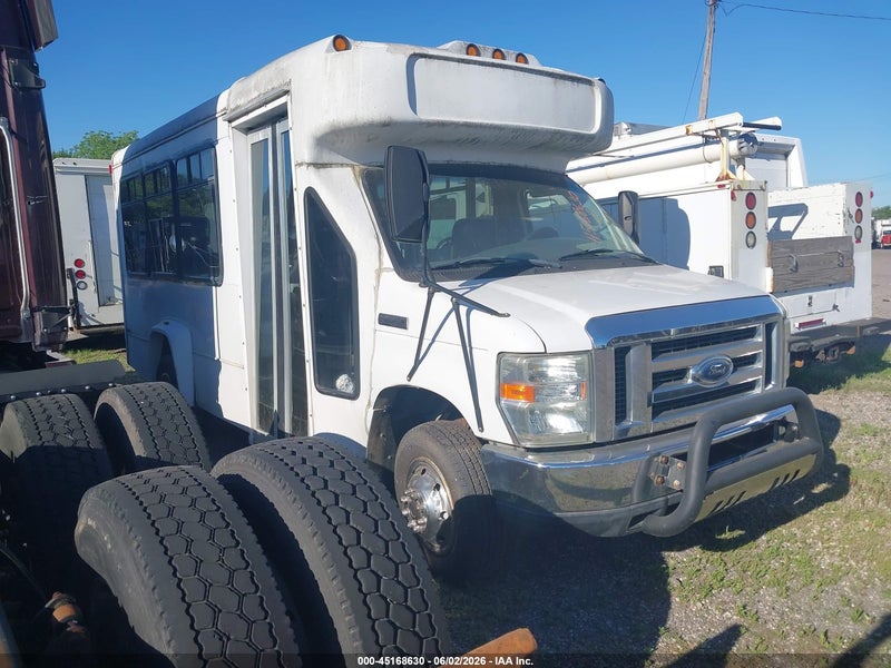 2008 Ford E-350 Cutaway   White vin: 1FD3E35L78DA85101