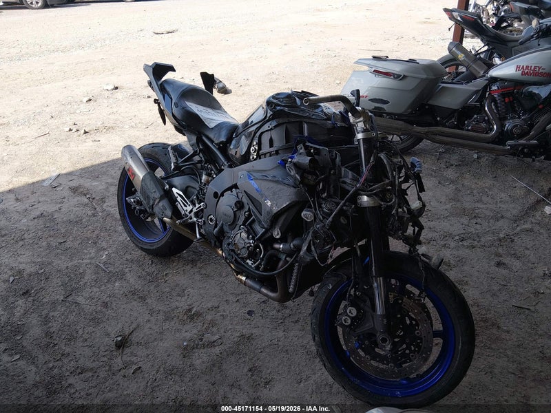 2018 Yamaha Mtn1000 C Black vin: JYARN48Y5JA000514