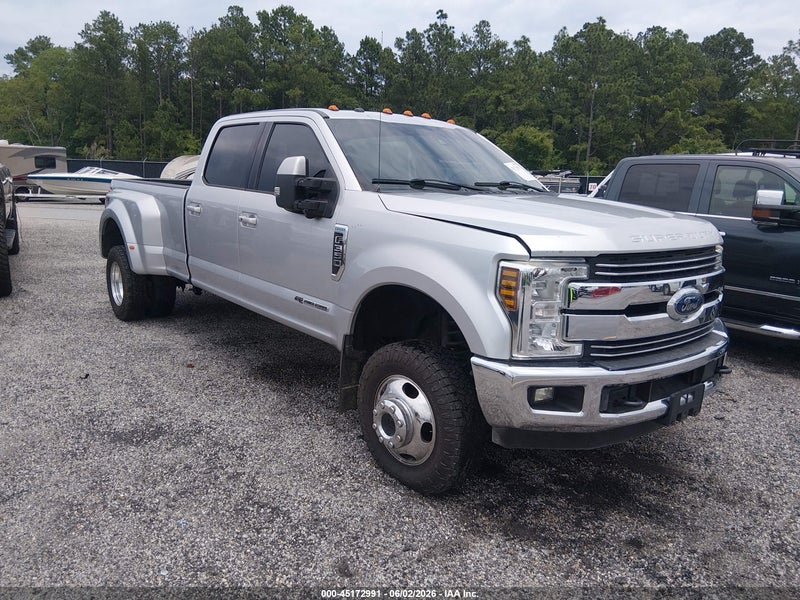 2018 Ford F-350 Lariat Silver vin: 1FT8W3DTXJEB26183