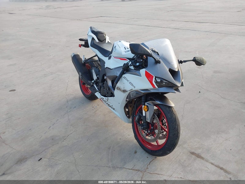 2025 Kawasaki Zx636 K White vin: JKBZXJJ18SA018930