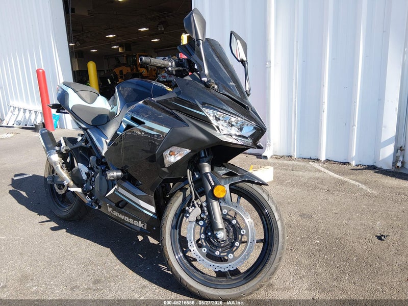 2020 Kawasaki Ex400   Black vin: JKAEXKG19LDA64432
