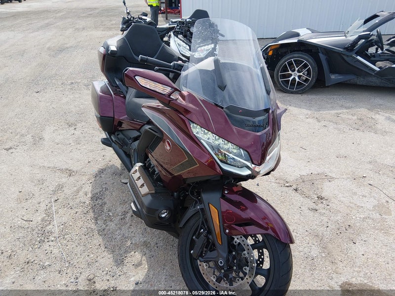 2025 Honda Gl1800 D Maroon vin: JH2SC7953SK702075