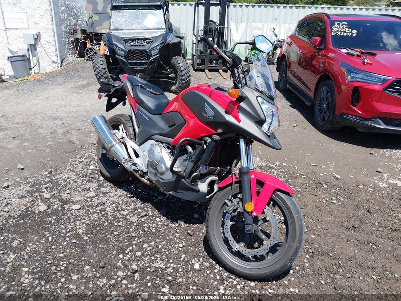 2013 Honda Nc700x   Red vin: JH2RC6355DK100198