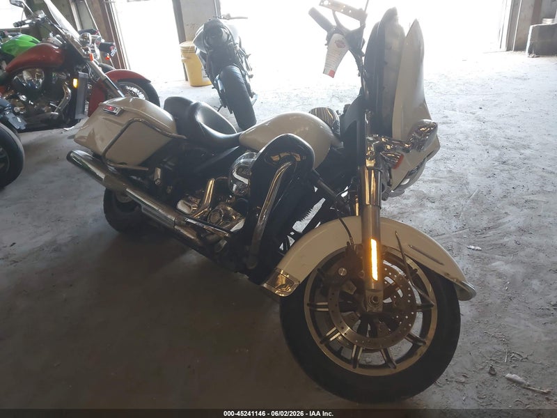 2014 Harley-davidson Flhtp Police Electra Glide White vin: 1HD1FMM14EB672280