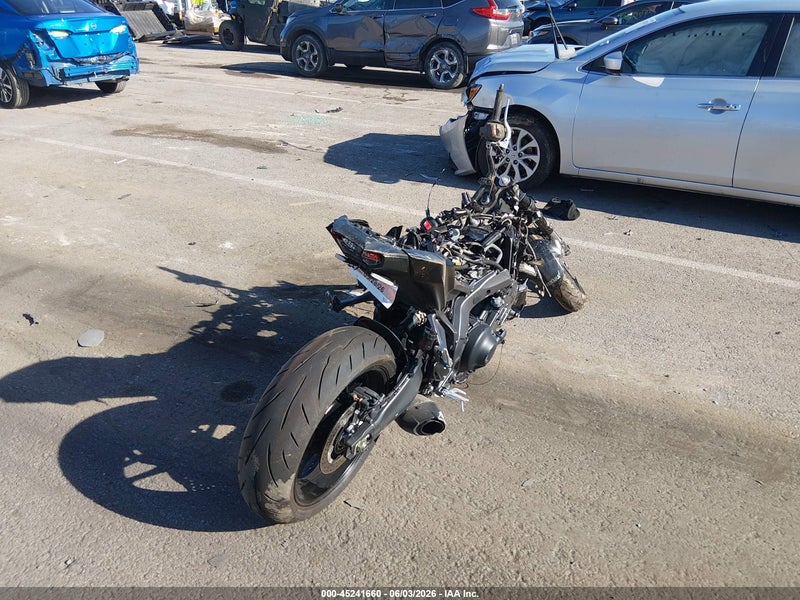 2025 Yamaha Mt09   Black vin: JYARN94E6SA003528
