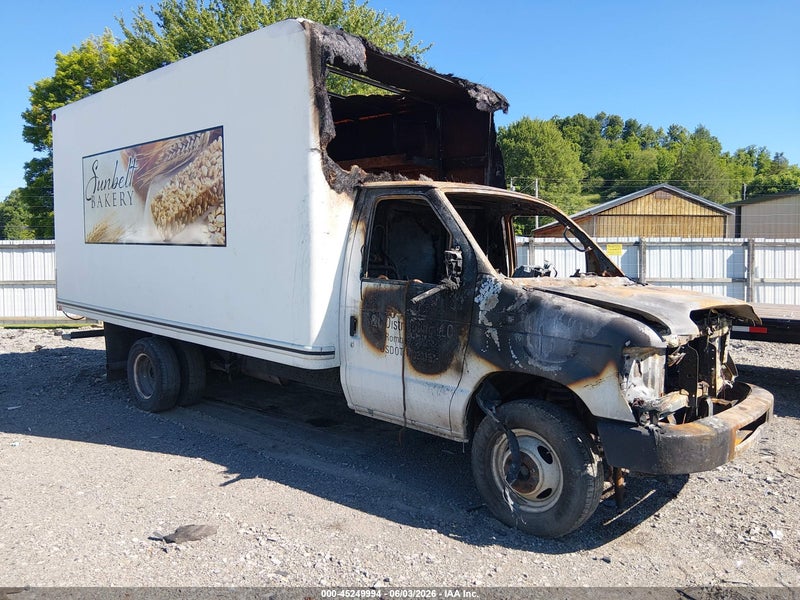 2015 Ford E-350 Cutaway   White vin: 1FDWE3FLXFDA16623