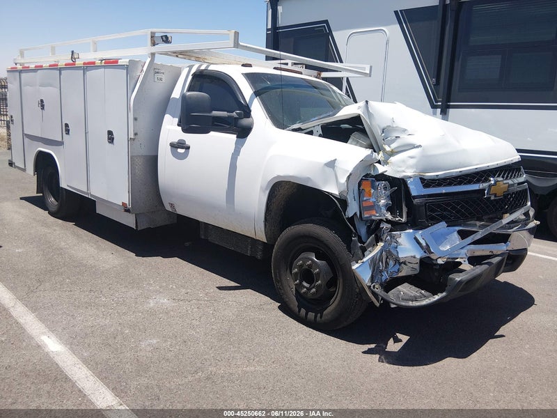 2013 Chevrolet Silverado 3500hd Chassis Work Truck White vin: 1GB3CZC86DF162328